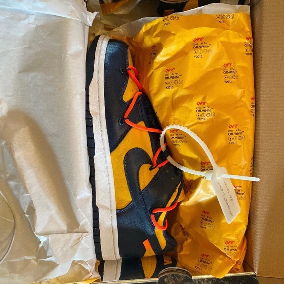 UniversityGoldXSbDunk - Picture 4 of 5